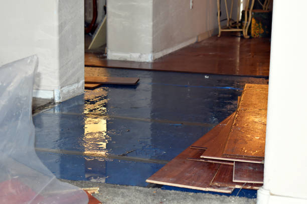 Professional Emergency Water Damage Restoration technician working in Marietta, OK